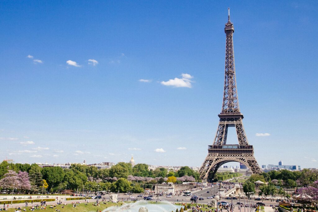 Japa to Paris, France (Photo by Anthony DELANOIX on Unsplash)