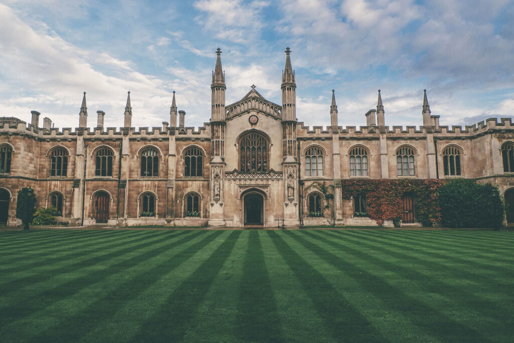 Weidenfeld-Hoffmann Scholarships at the University of Oxford